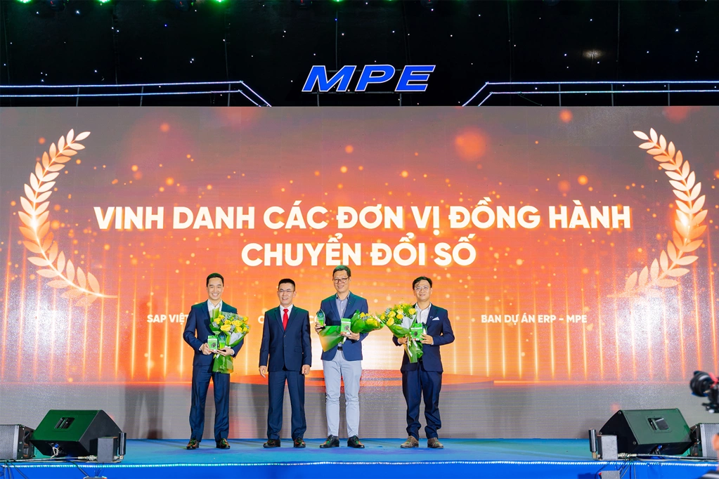 Đánh Giá Thực Tế Từ Người Dùng và Cộng Đồng Về MPE