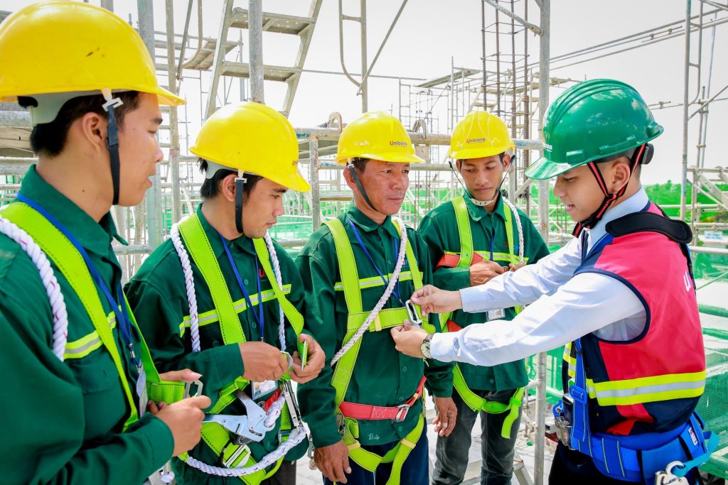 Môi Trường Làm Việc Tại Unicons