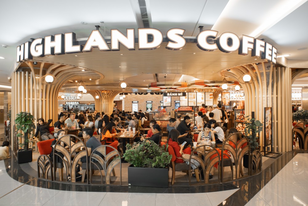 Trải nghiệm dịch vụ và không gian quán Highlands Coffee