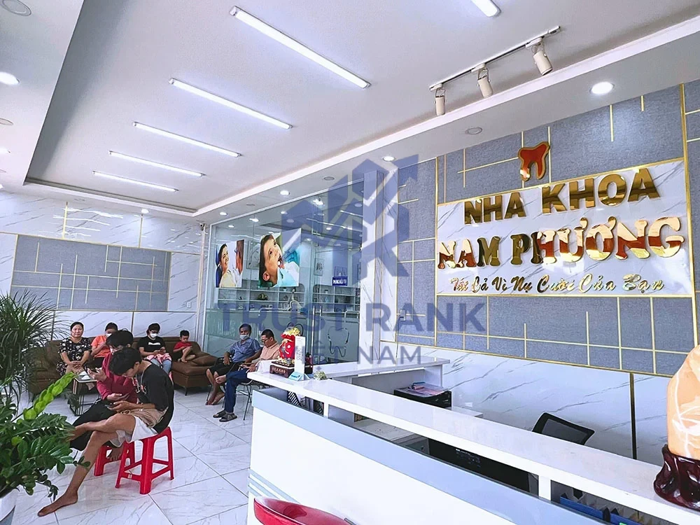 9. Nha Khoa Nam Phương